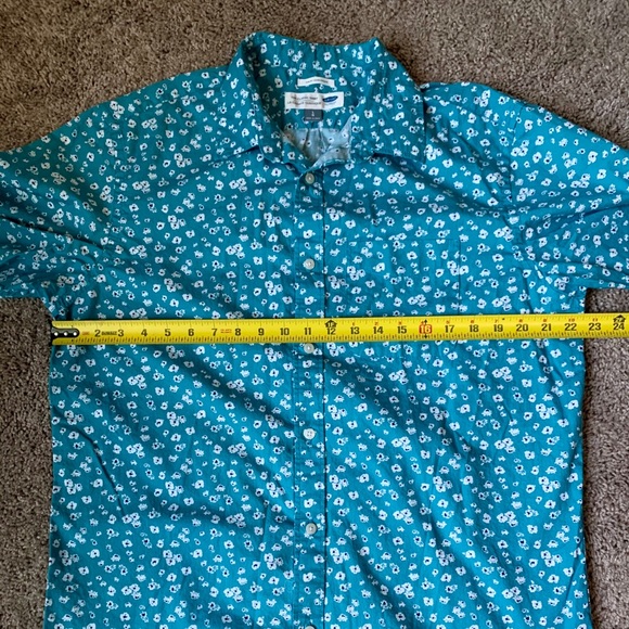 Old Navy Slim Fit Blue Floral Button Down - Picture 4 of 5